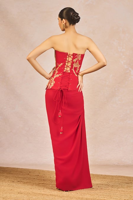 Masaba_Red Crepe, Tulle Embroidery, Sequins, Beads, Dil Ke Pass Shrug Skirt Set _Online_at_Aza_Fashions