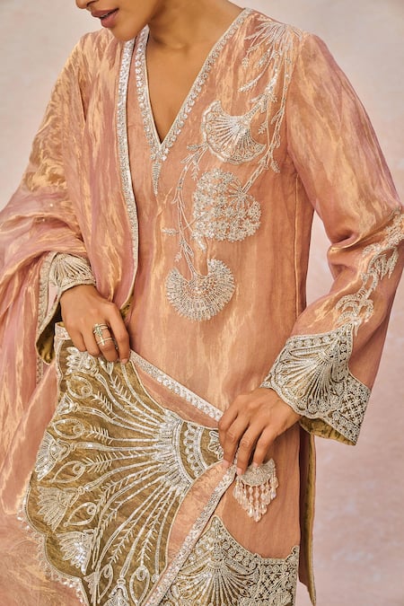 Buy_Masaba_Pink Tissue Embroidery, Patchwork, Zari, Sequins V-neck Chandni Kurta Set _Online_at_Aza_Fashions