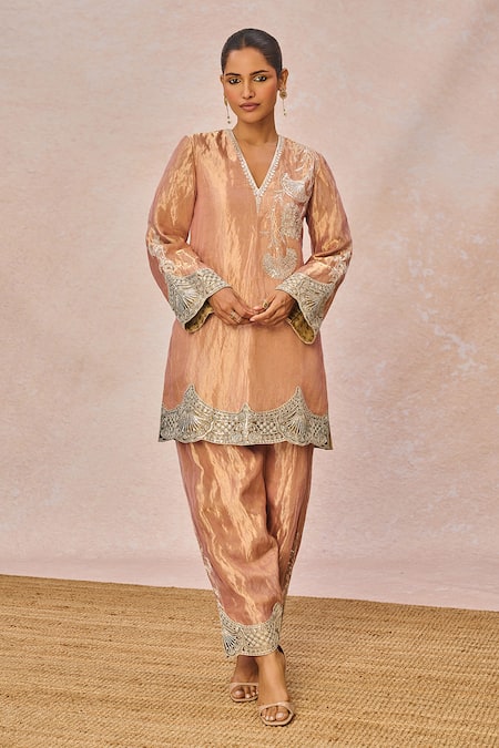 Shop_Masaba_Pink Tissue Embroidery, Patchwork, Zari, Sequins V-neck Chandni Kurta Set _Online_at_Aza_Fashions