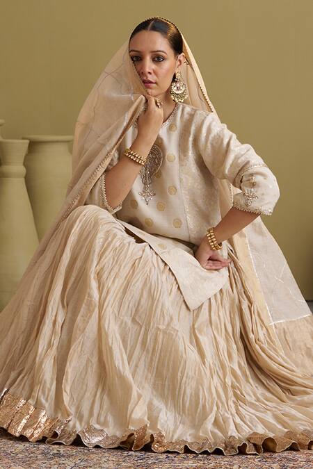 Vaaya_Gold Chanderi, Tissue, Silk Gota Patti, Tassels Work And Mercerized Dupatta _Online_at_Aza_Fashions