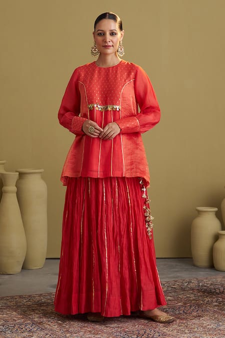 Vaaya Crushed Mul Chanderi Gota Handwork Lehenga 