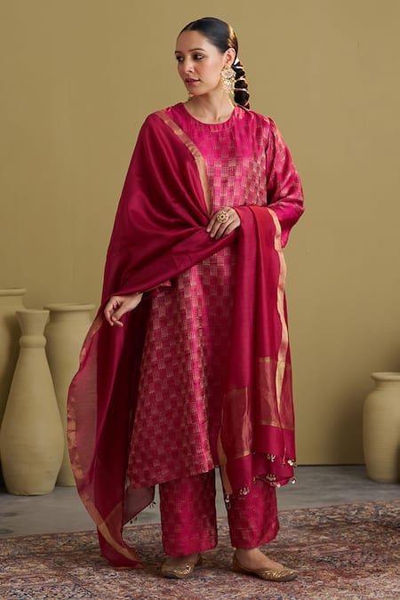 Buy_Vaaya_Fuchsia Brocade, Silk Zari Round Neck Banarasi Woven Kurta And Pant Set _Online_at_Aza_Fashions
