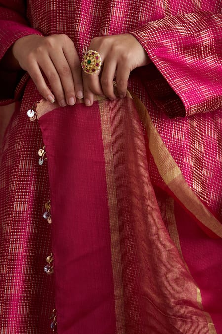 Vaaya_Fuchsia Brocade, Silk Zari Round Neck Banarasi Woven Kurta And Pant Set _at_Aza_Fashions