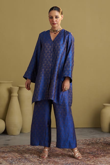 Vaaya_Blue Brocade, Silk Zari V-neck Banarasi Kurta And Pant Set _Online_at_Aza_Fashions