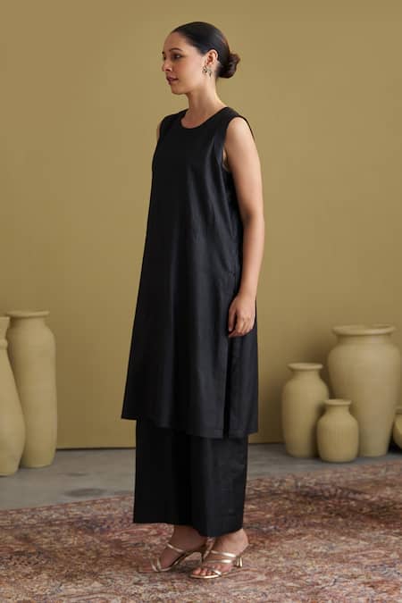 Shop Vaaya Black Handloom Cotton, Silk Round Neck Handwoven Tunic And Pant Set Online at Aza Fashions Shop_Vaaya_Black Handloom Cotton, Silk Round Neck Handwoven Tunic And Pant Set _Online_at_Aza_Fashions