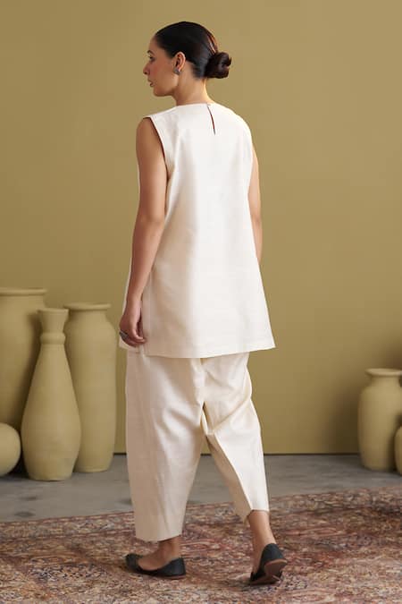 Buy_Vaaya_Ivory Silk Round Neck Mulberry Sleeveless Tunic With Pant _Online_at_Aza_Fashions