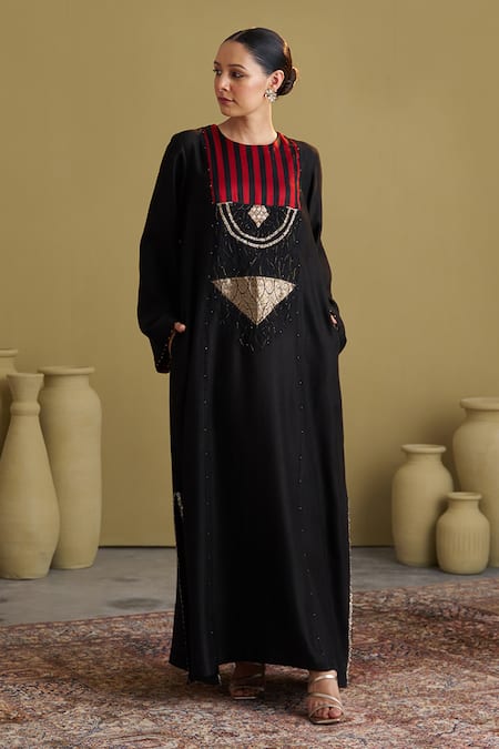 Buy_Vaaya_Black Handloom Cotton Beads, Embroidery Banarasi Katan Stripe Zardozi 
