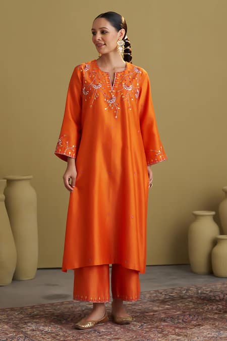 Vaaya_Orange Chanderi Silk Embroidery, Sequins, Metallic Thread, And Resham Kurta Set _Online_at_Aza_Fashions