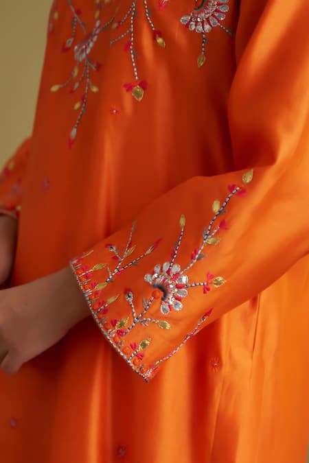 Buy_Vaaya_Orange Chanderi Silk Embroidery, Sequins, Metallic Thread, And Resham Kurta Set 
