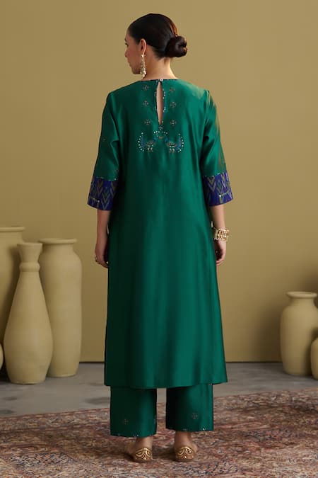 Vaaya Morni Resham Zari Abla Embroidered Kurta Set 