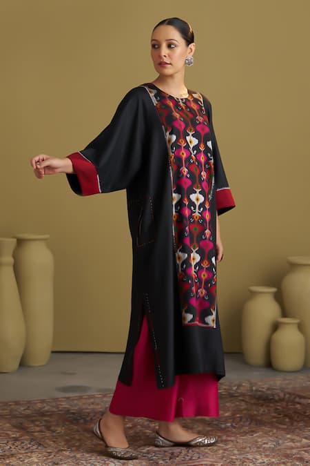 Shop Vaaya Black Cotton Embroidery Round Handwoven Ikat And Kacha Tanka Kurta & Pant Set Online at Aza Fashions Shop_Vaaya_Black Cotton Embroidery Round Handwoven Ikat And Kacha Tanka Kurta & Pant Set _Online_at_Aza_Fashions