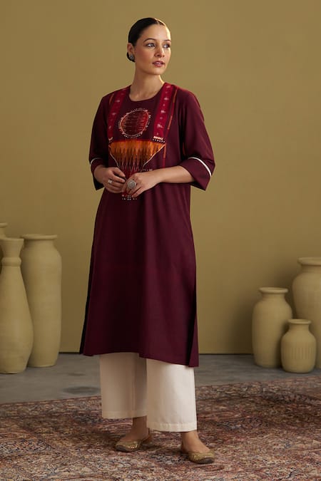Vaaya Handwoven Silk Chanderi Embroidered Kurta 