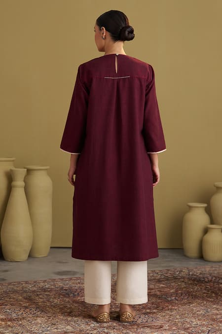 Vaaya Handwoven Silk Chanderi Embroidered Kurta 