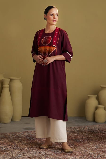 Vaaya_Red Silk, Chanderi Embroidery, Mirrors Round Neck Handwoven Kurta _at_Aza_Fashions