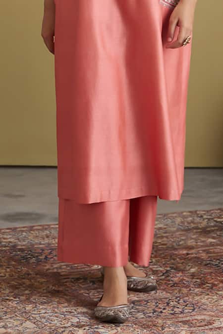 Vaaya_Peach Silk, Chanderi Silk, Chanderi, Brocade Gota Geometric And Kurta Pant Set _Online_at_Aza_Fashions