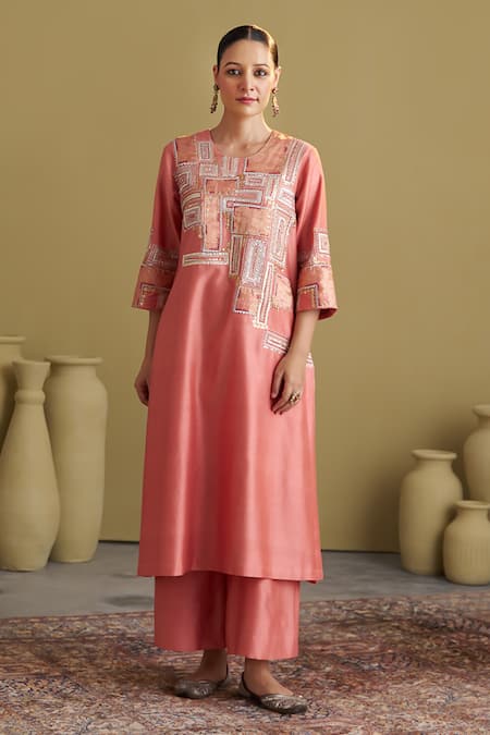 Vaaya_Peach Silk, Chanderi Silk, Chanderi, Brocade Gota Geometric And Kurta Pant Set _at_Aza_Fashions