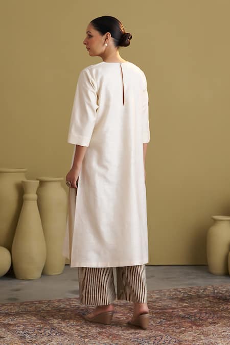 Vaaya Dori Embroidered Kurta Set 
