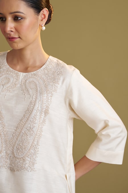 Shop_Vaaya_Ivory Chanderi Silk Embroidery Round , Keyhole Dori Kurta Set _Online_at_Aza_Fashions