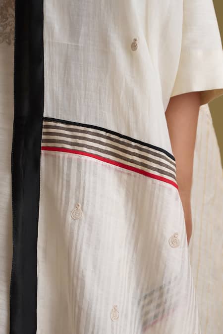 Shop_Vaaya_Ivory Chanderi Silk Embroidery Round , Keyhole Dori Kurta Set 