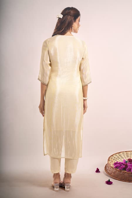 Samyukta Singhania Shimmer Tissue Floral Embroidered Kurta Set 