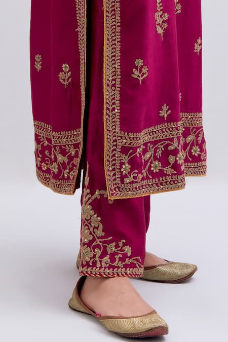 Kora_Fuchsia Chanderi Silk Embroidery, Sequins, Beads, Gota Patti Round Dori Kurta _Online_at_Aza_Fashions