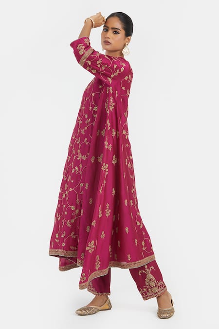 Buy_Kora_Fuchsia Chanderi Silk Embroidery, Beads, Sequins Asymmetric Hem Dori Kurta _Online_at_Aza_Fashions