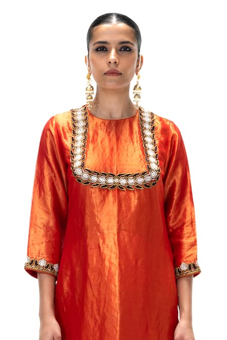 Buy_Mimamsaa_Red Tissue, Silk Embroidery, Zari Round Neck Githa Handwoven And Kurta Pant Set _Online_at_Aza_Fashions