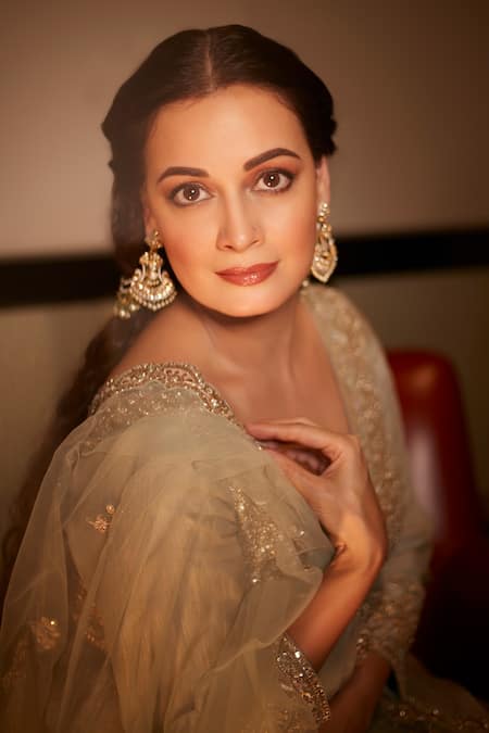 Osaa By Adarsh_Green Tissue Embroidery, Metallic Thread, Sequins, Zari V-neck Crinkle Kurta Set _at_Aza_Fashions