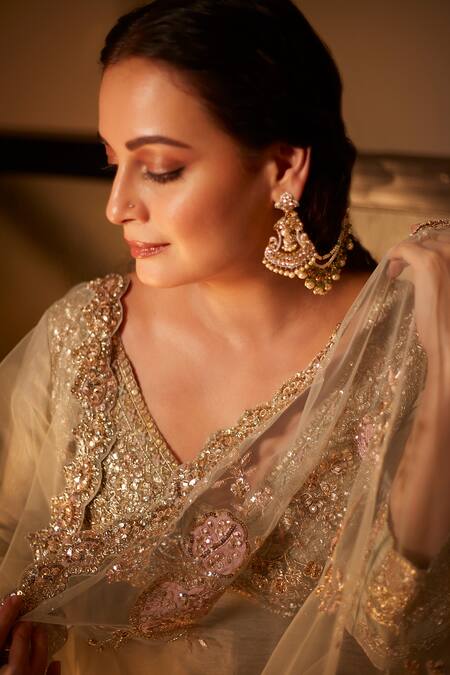 Buy_Osaa By Adarsh_Green Tissue Embroidery, Metallic Thread, Sequins, Zari V-neck Crinkle Kurta Set 