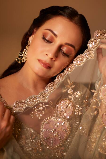 Shop_Osaa By Adarsh_Green Tissue Embroidery, Metallic Thread, Sequins, Zari V-neck Crinkle Kurta Set 