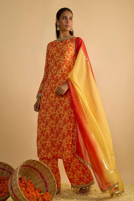 RAYASHA KHAN_Yellow Georgette, Organza Sequins, Dasies Floral Printed Hand Kurta Set _Online_at_Aza_Fashions