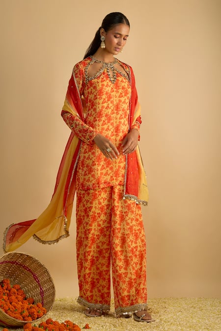 RAYASHA KHAN Tulips Floral Printed Short Kurta Set  