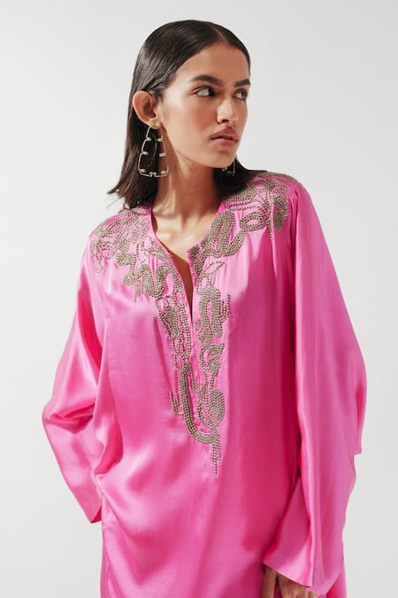 AK-OK_Pink Silk Beads, Metallic Thread V-neck Embellished Habutai Kurta _Online_at_Aza_Fashions