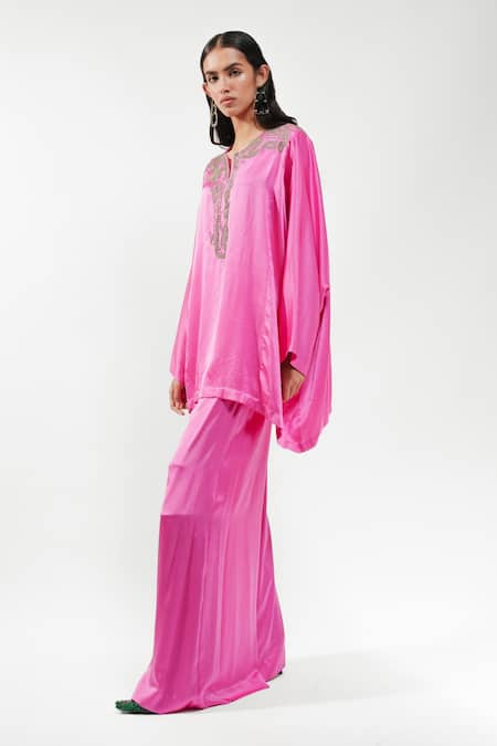 Shop_AK-OK_Pink Silk Beads, Metallic Thread V-neck Embellished Habutai Kurta _Online_at_Aza_Fashions
