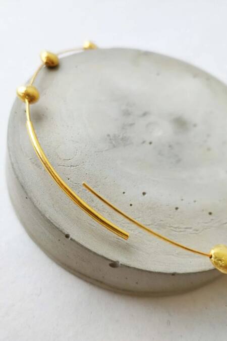 DE'Anma_Gold Plated Olla Abstract Charm Choker _Online_at_Aza_Fashions