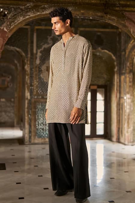 Dash And Dot Geometric Embroidered Band Collar Kurta 