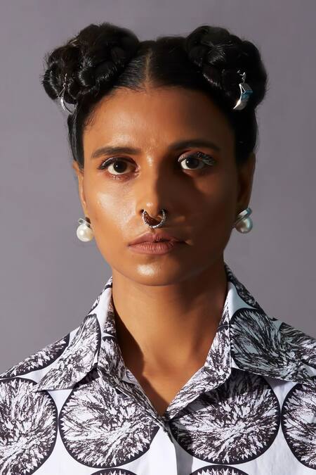 Quod_Silver Plated Pearls Qed Earrings _at_Aza_Fashions