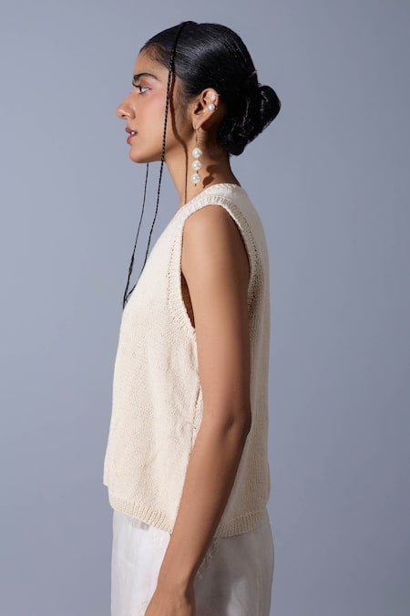 Quod_Off White Cotton V-neck Sunny Sides A Mess Vest _Online_at_Aza_Fashions