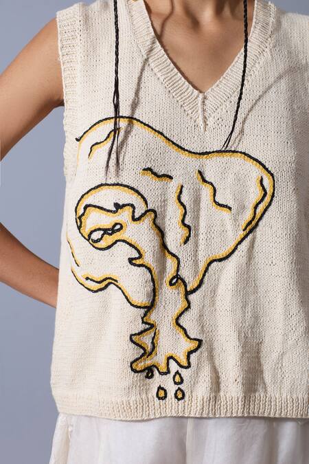 Quod_Off White Cotton V-neck Sunny Sides A Mess Vest _at_Aza_Fashions