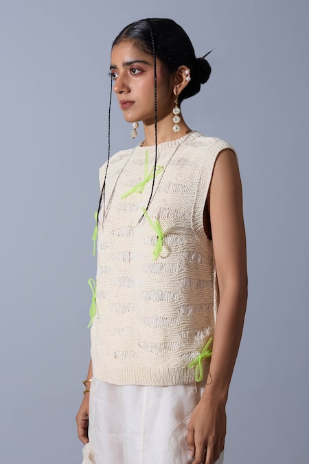 Quod_Off White Cotton Round Neck Wave Vest _at_Aza_Fashions