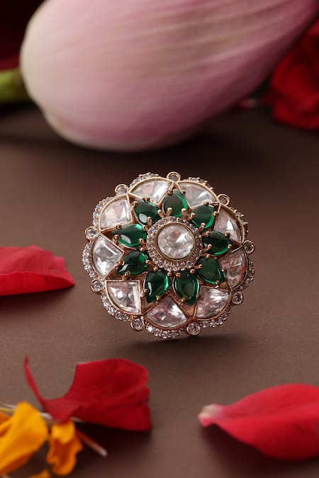 Swabhimann Emerald And Polki Embellished Ring 