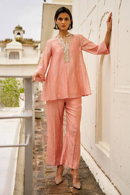 Buy_Dash And Dot_Blush Silk, Cotton, Lurex, Viscose Mirrors Mandarin Collar, Embellished Kurta 