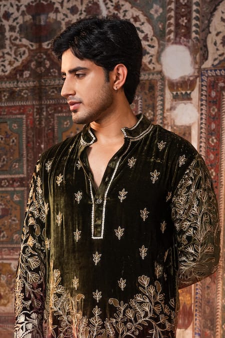 Buy_Angad Creations_Green Velvet, Silk Embroidery, Metallic Thread Shafaq Work Kurta Set 