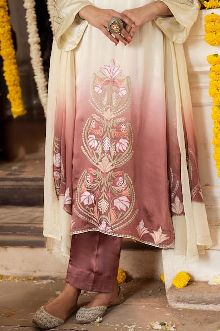 Shop Angad Creations Cream Cotton Satin, Georgette Zareena Thread And Tilla Work Ombre Kurta Set Shop_Angad Creations_Cream Cotton Satin, Georgette Zareena Thread And Tilla Work Ombre Kurta Set