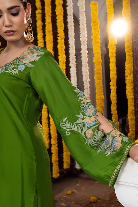 Shop_Angad Creations_Green Crepe, Organza Embroidery, Zari Scoop Neck Gulshan Kurta Set _Online_at_Aza_Fashions
