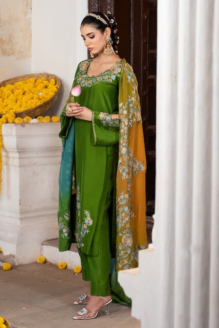 Angad Creations_Green Crepe, Organza Embroidery, Zari Scoop Neck Gulshan Kurta Set _at_Aza_Fashions