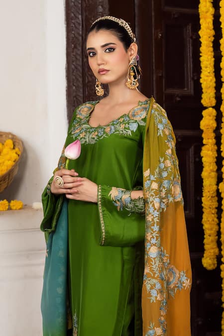 Shop_Angad Creations_Green Crepe, Organza Embroidery, Zari Scoop Neck Gulshan Kurta Set 