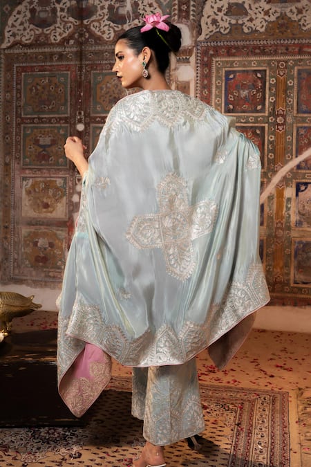 Angad Creations Noor O Nigaar Thread Embroidered Cape Set 