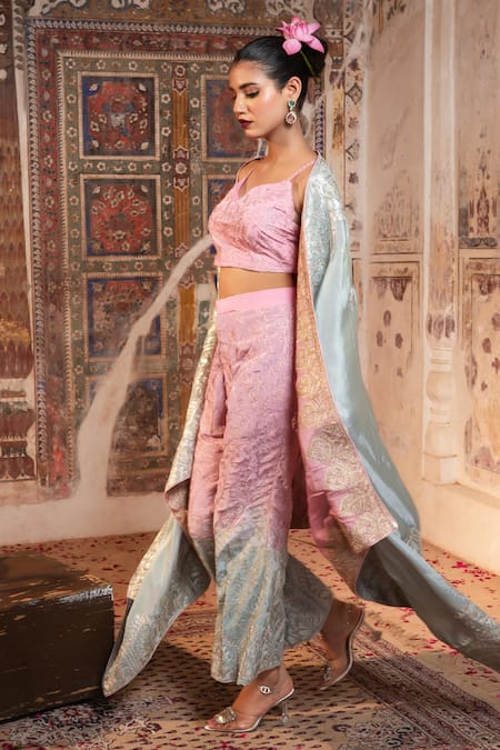 Buy_Angad Creations_Pink Crepe Embroidery, Metallic Thread Sweetheart Neck, Noor O Nigaar Cape Set _Online_at_Aza_Fashions