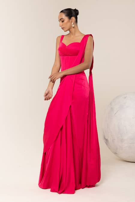 Libas Cafe by Nidhi & Ashish_Fuchsia Satin Sweetheart Neck Pre-draped Saree With Textured Corset _Online_at_Aza_Fashions